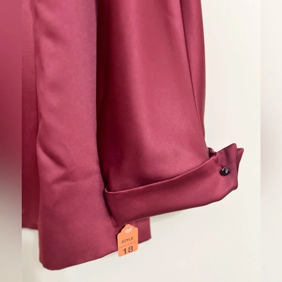 VIE BY VICTORIA ROYAL Women’s VINTAGE Cuffed Sleeve V‎ Neck Burgundy Top 18 - Picture 7 of 16